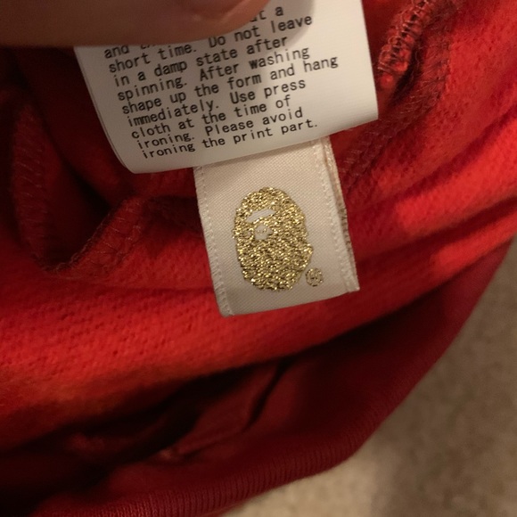 Bape Red OG Camo Shark Shorts Size Small - Picture 6 of 7